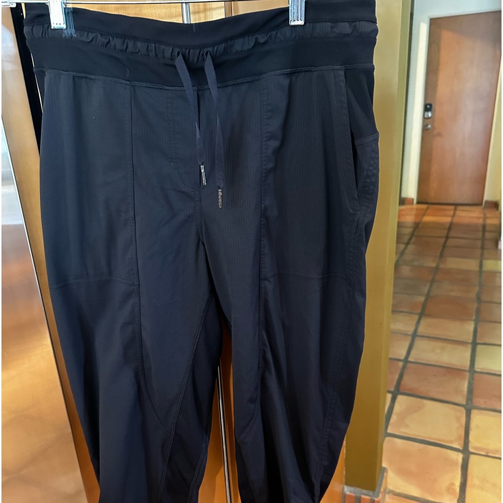 Lululemon studio crop pants